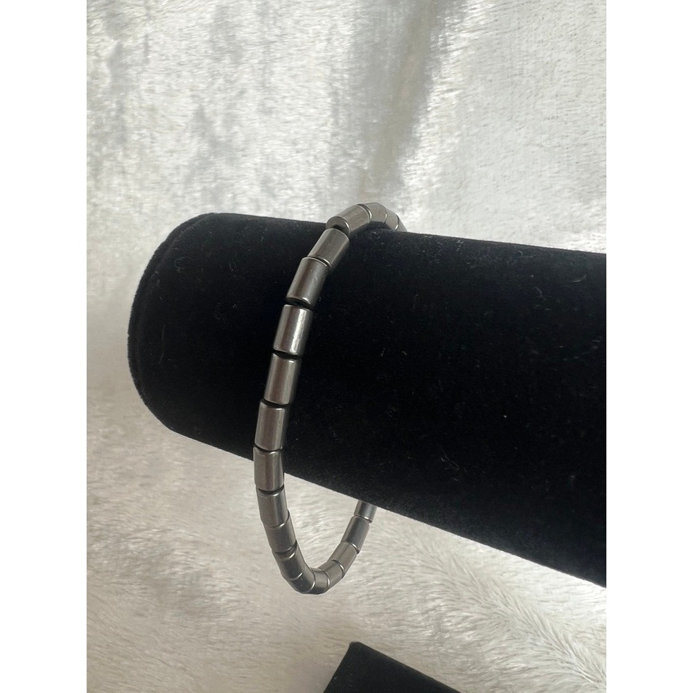 Vintage Hematite Stretch Bracelet Gunmetal Gray Cylinder Bead Minimalist Jewelry